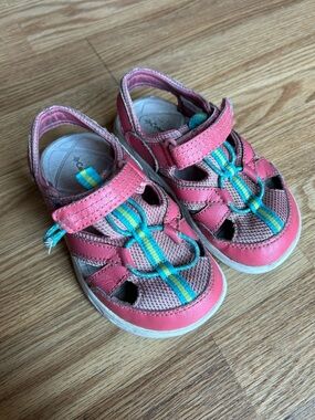Columbia Pink size 10 Kids Closed-Toe Sandals with Teal and Yellow Accents